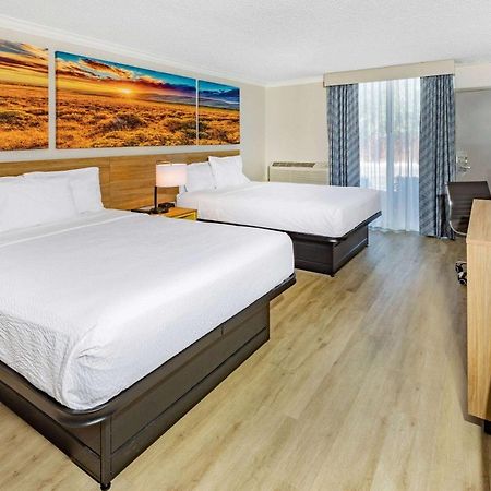 Days Inn By Wyndham Del Rio Zewnętrze zdjęcie